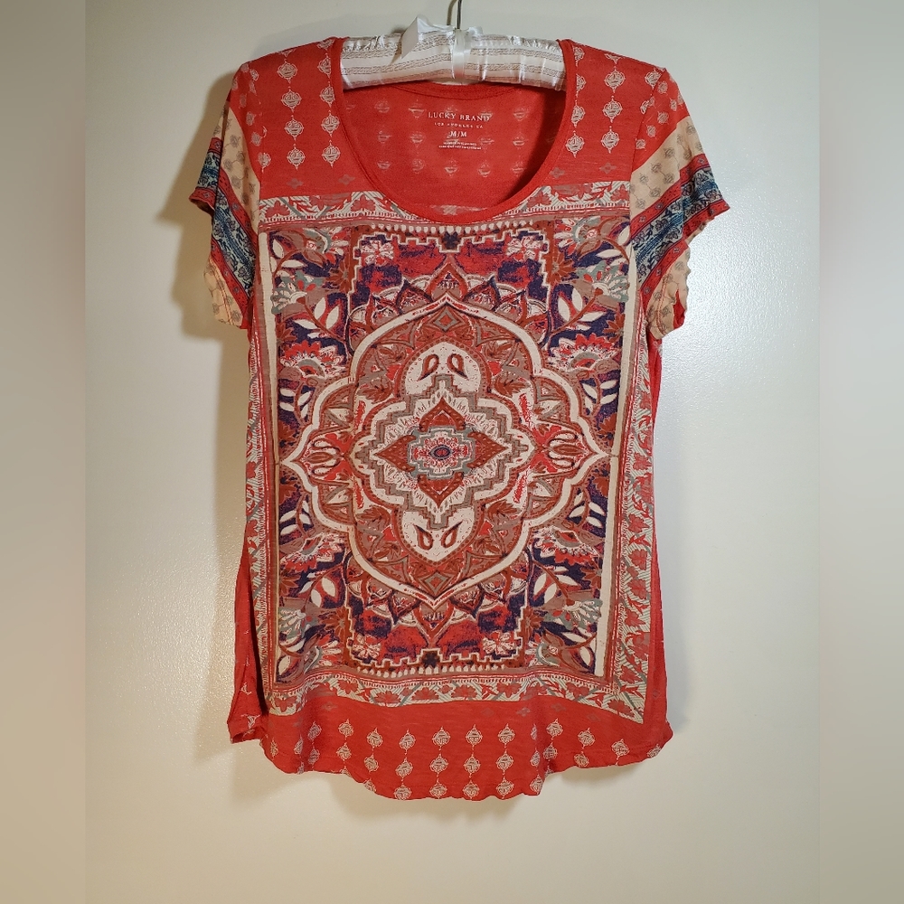 EUC Lucky Brand persian carpet tee shirt size M.